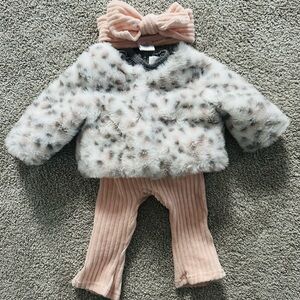 RZ by Rachel Zoe Adorable Faux Fur Baby Outfit with Bow 3-6 months